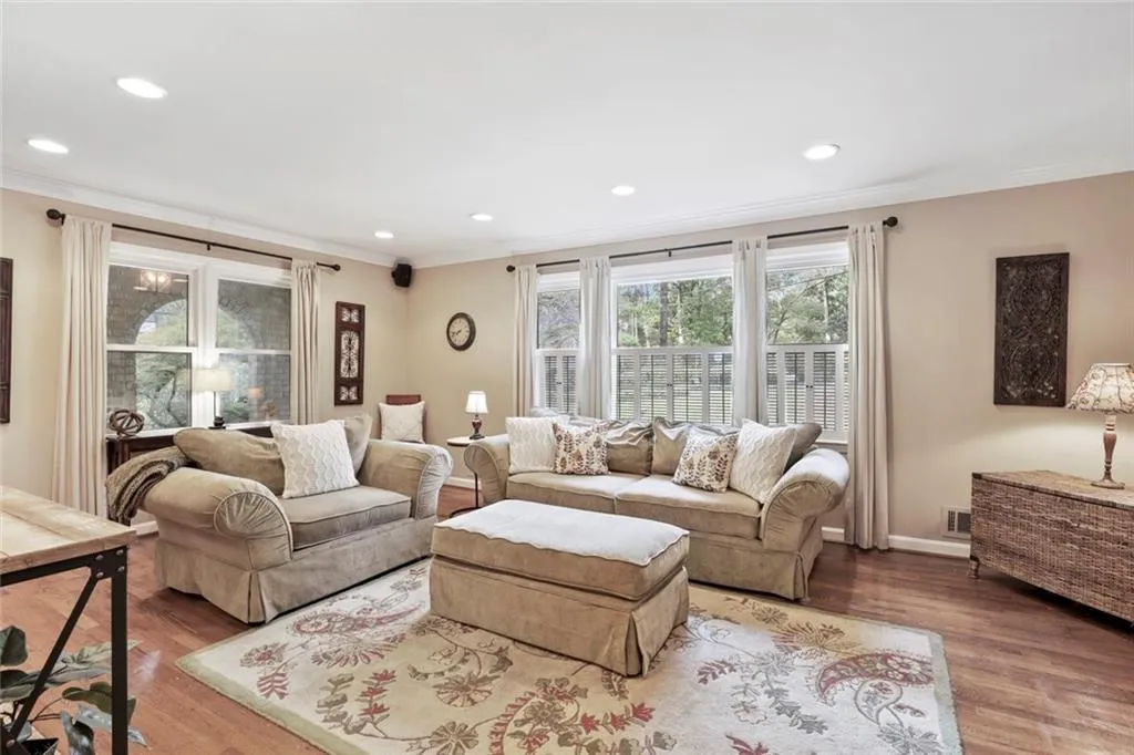 540 Tanacrest Drive, Sandy Springs, Georgia 30328, 3 Bedrooms Bedrooms, ,2 BathroomsBathrooms,Residential,Sold,540 Tanacrest Drive,6962905