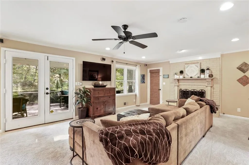 540 Tanacrest Drive, Sandy Springs, Georgia 30328, 3 Bedrooms Bedrooms, ,2 BathroomsBathrooms,Residential,Sold,540 Tanacrest Drive,6962905