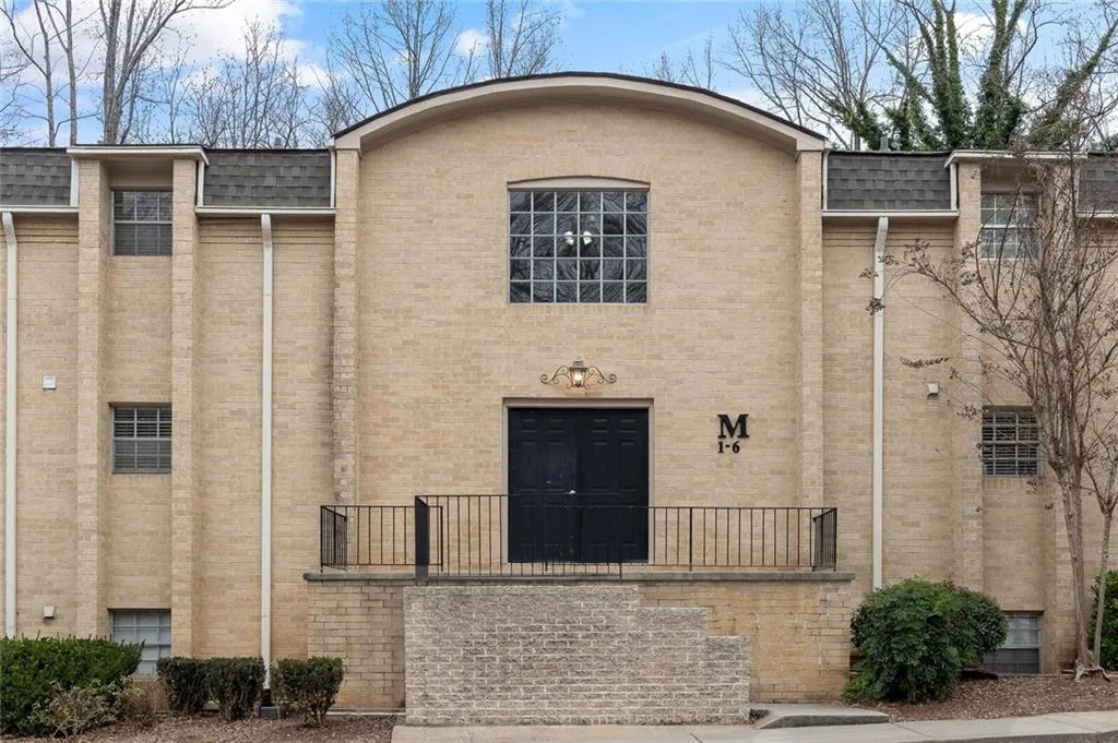 5400 Roswell Road Unit M-5, Sandy Springs, Georgia 30342, 2 Bedrooms Bedrooms, ,2 BathroomsBathrooms,Residential,Sold,5400 Roswell Road Unit M-5,6824032