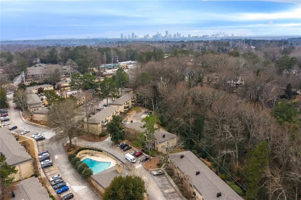 5400 Roswell Road Unit M-5, Sandy Springs, Georgia 30342, 2 Bedrooms Bedrooms, ,2 BathroomsBathrooms,Residential,Sold,5400 Roswell Road Unit M-5,6824032