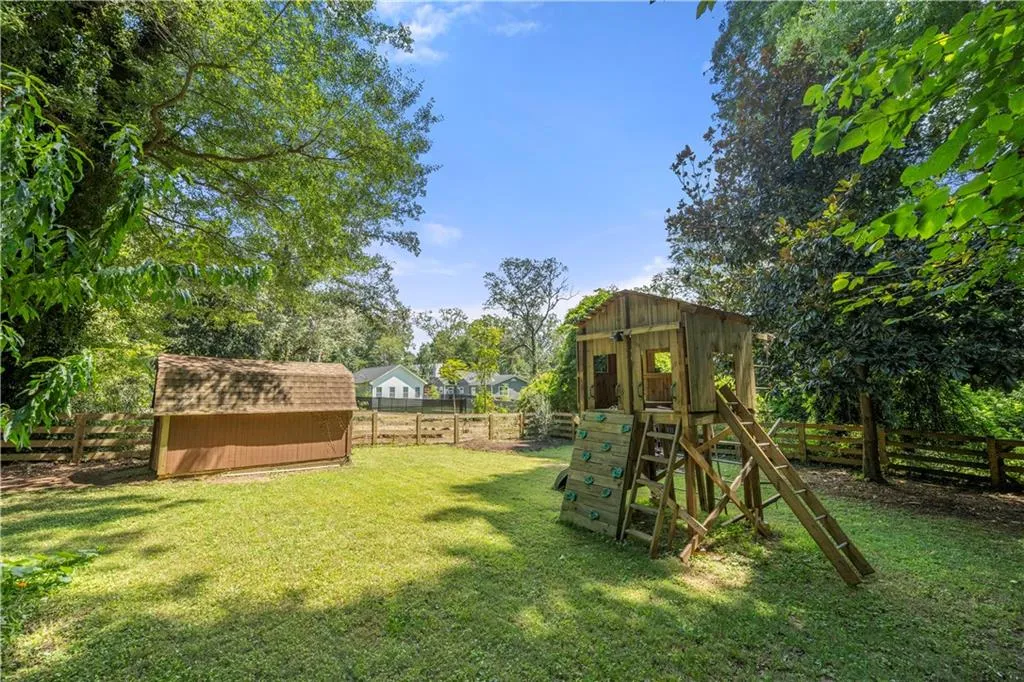 1938 Maywood Place Nw, Atlanta, Georgia 30318, 4 Bedrooms Bedrooms, ,2 BathroomsBathrooms,Residential,For Sale,1938 Maywood Place Nw,7640703