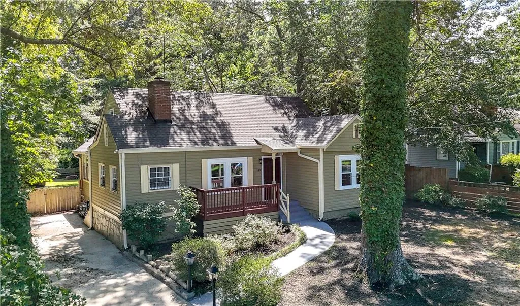1938 Maywood Place Nw, Atlanta, Georgia 30318, 4 Bedrooms Bedrooms, ,2 BathroomsBathrooms,Residential,For Sale,1938 Maywood Place Nw,7640703