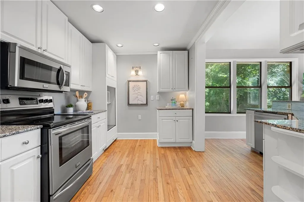 1938 Maywood Place Nw, Atlanta, Georgia 30318, 4 Bedrooms Bedrooms, ,2 BathroomsBathrooms,Residential,For Sale,1938 Maywood Place Nw,7640703