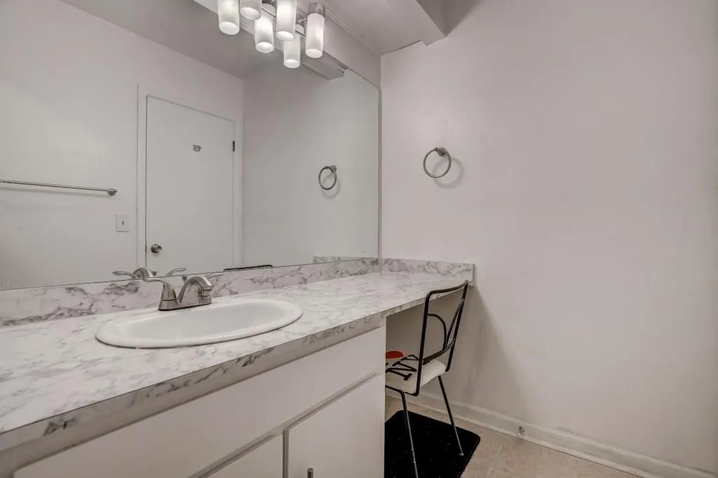 6008 Wingate Way, Sandy Springs, Georgia 30350, 1 Bedroom Bedrooms, ,1 BathroomBathrooms,Residential,Sold,6008 Wingate Way,6032009