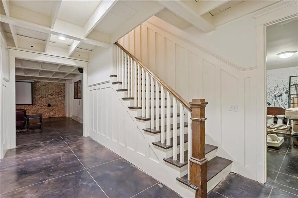 990 The 16th Fairway, Sandy Springs, Georgia 30350, 7 Bedrooms Bedrooms, ,6 BathroomsBathrooms,Residential,Sold,990 The 16th Fairway,6963820