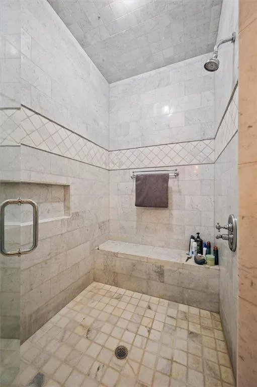 990 The 16th Fairway, Sandy Springs, Georgia 30350, 7 Bedrooms Bedrooms, ,6 BathroomsBathrooms,Residential,Sold,990 The 16th Fairway,6963820