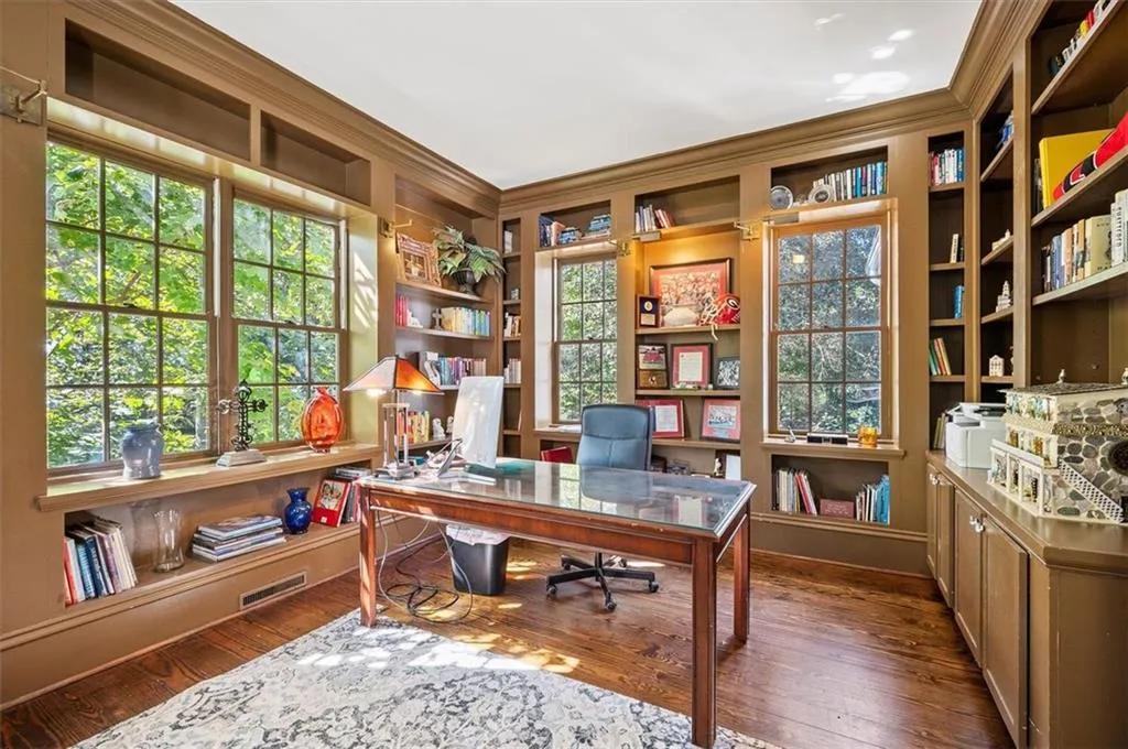 990 The 16th Fairway, Sandy Springs, Georgia 30350, 7 Bedrooms Bedrooms, ,6 BathroomsBathrooms,Residential,Sold,990 The 16th Fairway,6963820