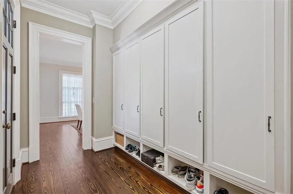 990 The 16th Fairway, Sandy Springs, Georgia 30350, 7 Bedrooms Bedrooms, ,6 BathroomsBathrooms,Residential,Sold,990 The 16th Fairway,6963820