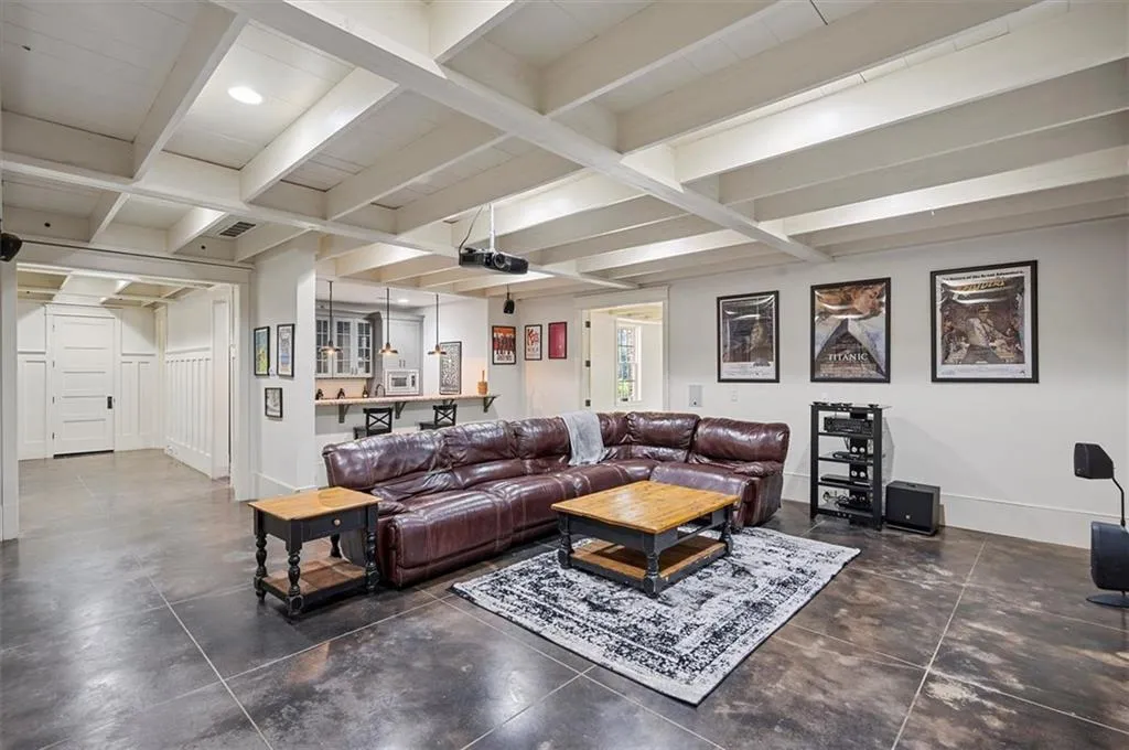 990 The 16th Fairway, Sandy Springs, Georgia 30350, 7 Bedrooms Bedrooms, ,6 BathroomsBathrooms,Residential,Sold,990 The 16th Fairway,6963820