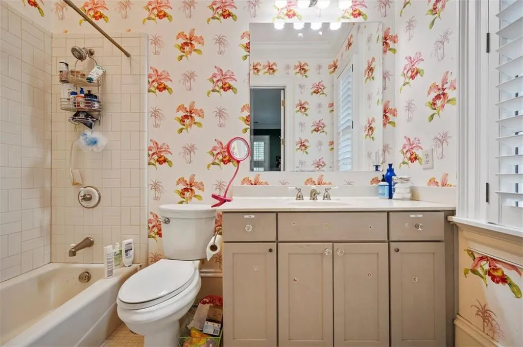 990 The 16th Fairway, Sandy Springs, Georgia 30350, 7 Bedrooms Bedrooms, ,6 BathroomsBathrooms,Residential,Sold,990 The 16th Fairway,6963820