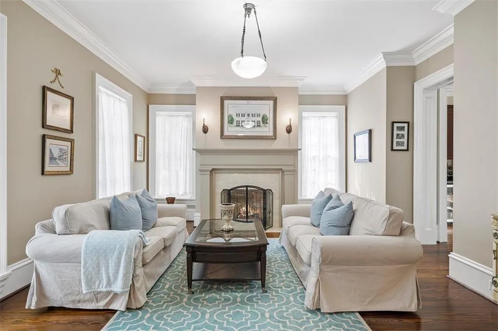 990 The 16th Fairway, Sandy Springs, Georgia 30350, 7 Bedrooms Bedrooms, ,6 BathroomsBathrooms,Residential,Sold,990 The 16th Fairway,6963820