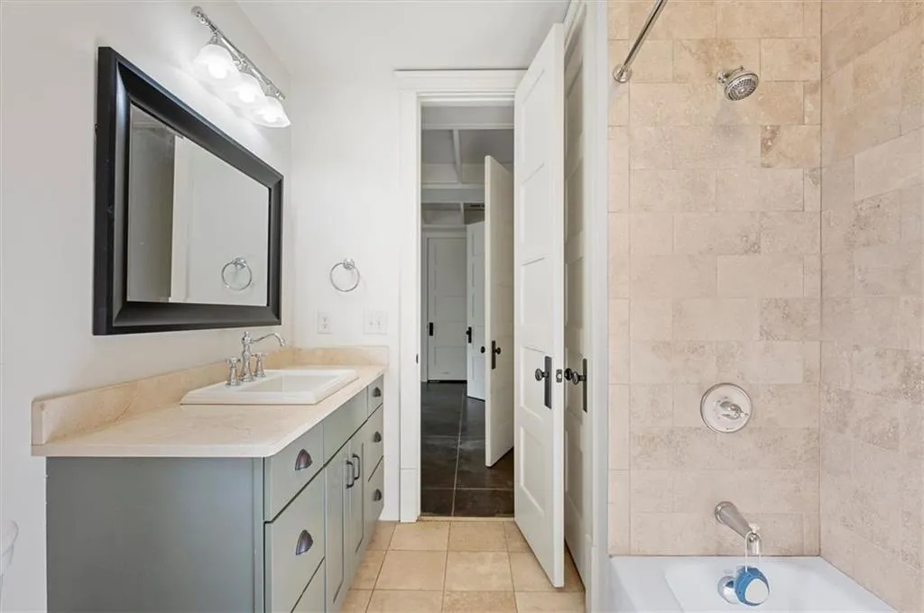 990 The 16th Fairway, Sandy Springs, Georgia 30350, 7 Bedrooms Bedrooms, ,6 BathroomsBathrooms,Residential,Sold,990 The 16th Fairway,6963820