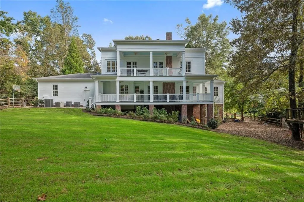 990 The 16th Fairway, Sandy Springs, Georgia 30350, 7 Bedrooms Bedrooms, ,6 BathroomsBathrooms,Residential,Sold,990 The 16th Fairway,6963820