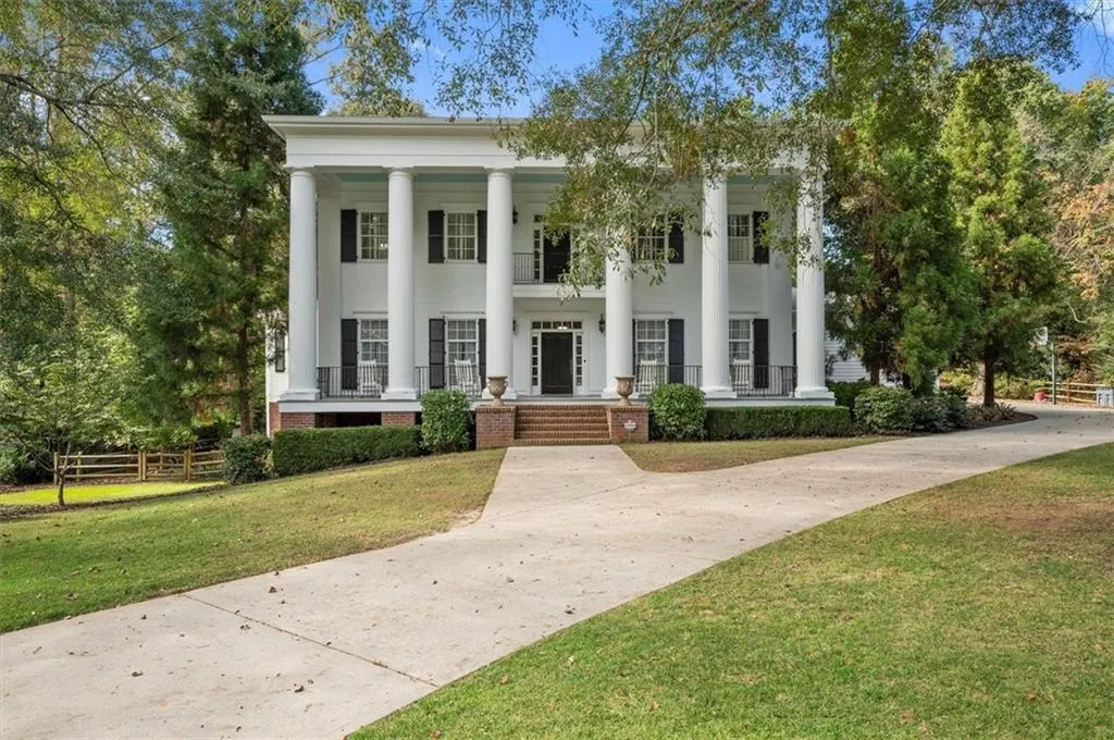 990 The 16th Fairway, Sandy Springs, Georgia 30350, 7 Bedrooms Bedrooms, ,6 BathroomsBathrooms,Residential,Sold,990 The 16th Fairway,6963820