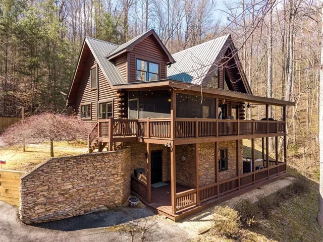 91 Whispering Lake Way, Blue Ridge, Georgia 30513