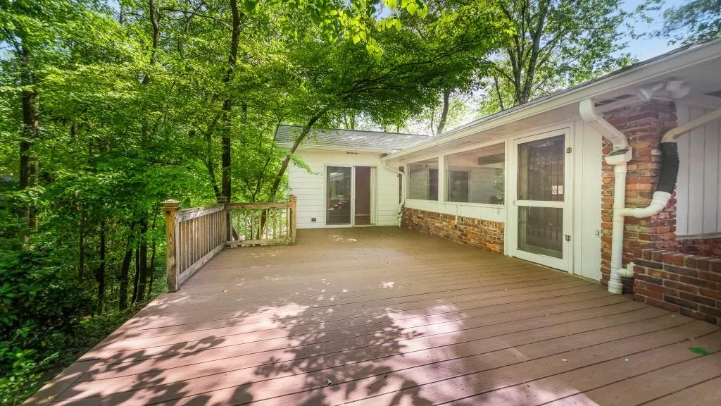 6029 Kayron Drive, Sandy Springs, Georgia 30328, 3 Bedrooms Bedrooms, ,2 BathroomsBathrooms,Residential,Sold,6029 Kayron Drive,7217112