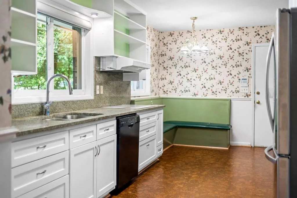 6029 Kayron Drive, Sandy Springs, Georgia 30328, 3 Bedrooms Bedrooms, ,2 BathroomsBathrooms,Residential,Sold,6029 Kayron Drive,7217112
