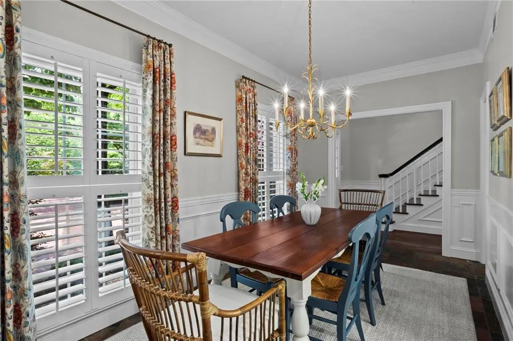 5241 Glenridge Drive, Atlanta, Georgia 30342, 3 Bedrooms Bedrooms, 0 ,2 BathroomsBathrooms,Residential,Sold,5241 Glenridge Drive,7808936