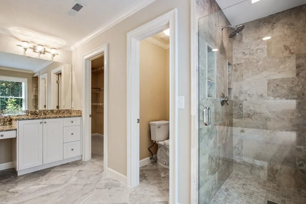7155 Roswell Road Unit 8, Sandy Springs, Georgia 30328, 2 Bedrooms Bedrooms, ,2 BathroomsBathrooms,Residential,Sold,7155 Roswell Road Unit 8,5739579