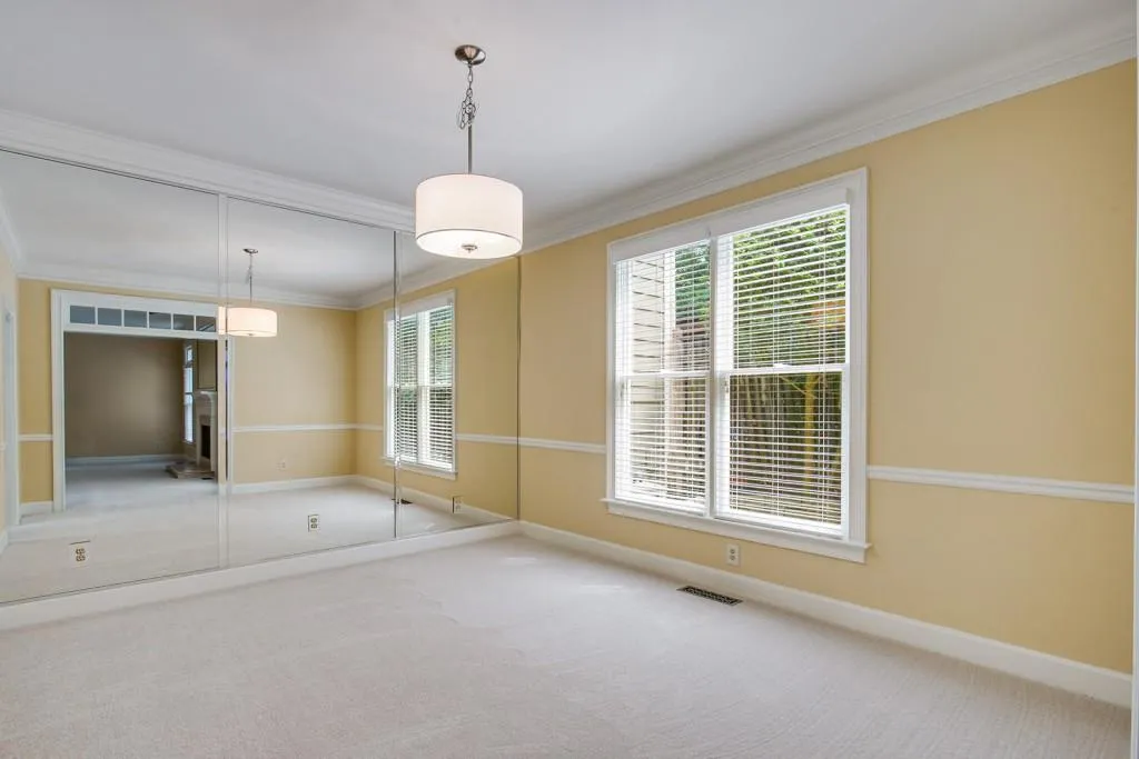 7155 Roswell Road Unit 8, Sandy Springs, Georgia 30328, 2 Bedrooms Bedrooms, ,2 BathroomsBathrooms,Residential,Sold,7155 Roswell Road Unit 8,5739579