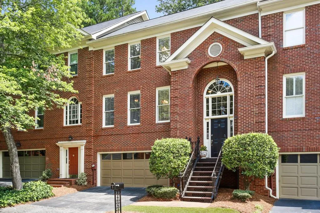 7155 Roswell Road Unit 8, Sandy Springs, Georgia 30328, 2 Bedrooms Bedrooms, ,2 BathroomsBathrooms,Residential,Sold,7155 Roswell Road Unit 8,5739579