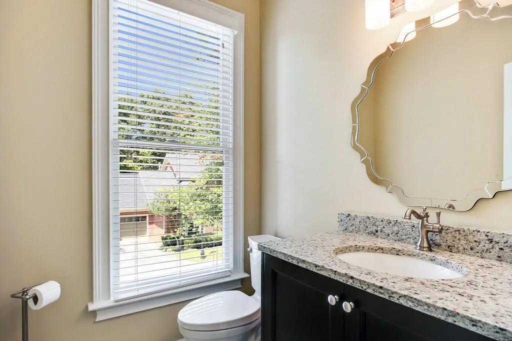 7155 Roswell Road Unit 8, Sandy Springs, Georgia 30328, 2 Bedrooms Bedrooms, ,2 BathroomsBathrooms,Residential,Sold,7155 Roswell Road Unit 8,5739579