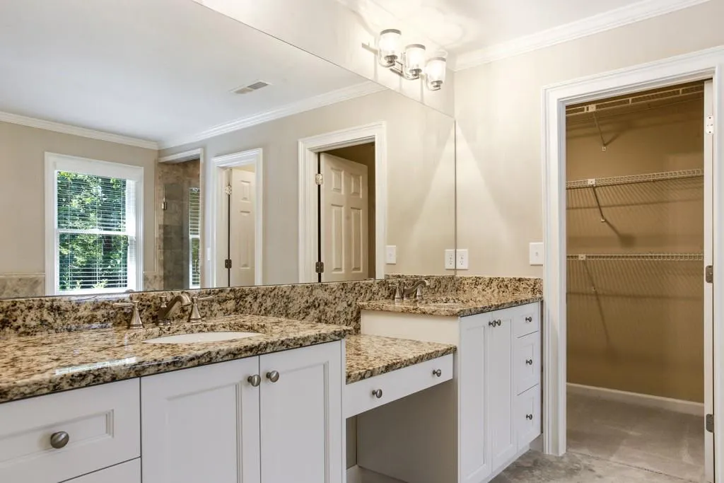 7155 Roswell Road Unit 8, Sandy Springs, Georgia 30328, 2 Bedrooms Bedrooms, ,2 BathroomsBathrooms,Residential,Sold,7155 Roswell Road Unit 8,5739579