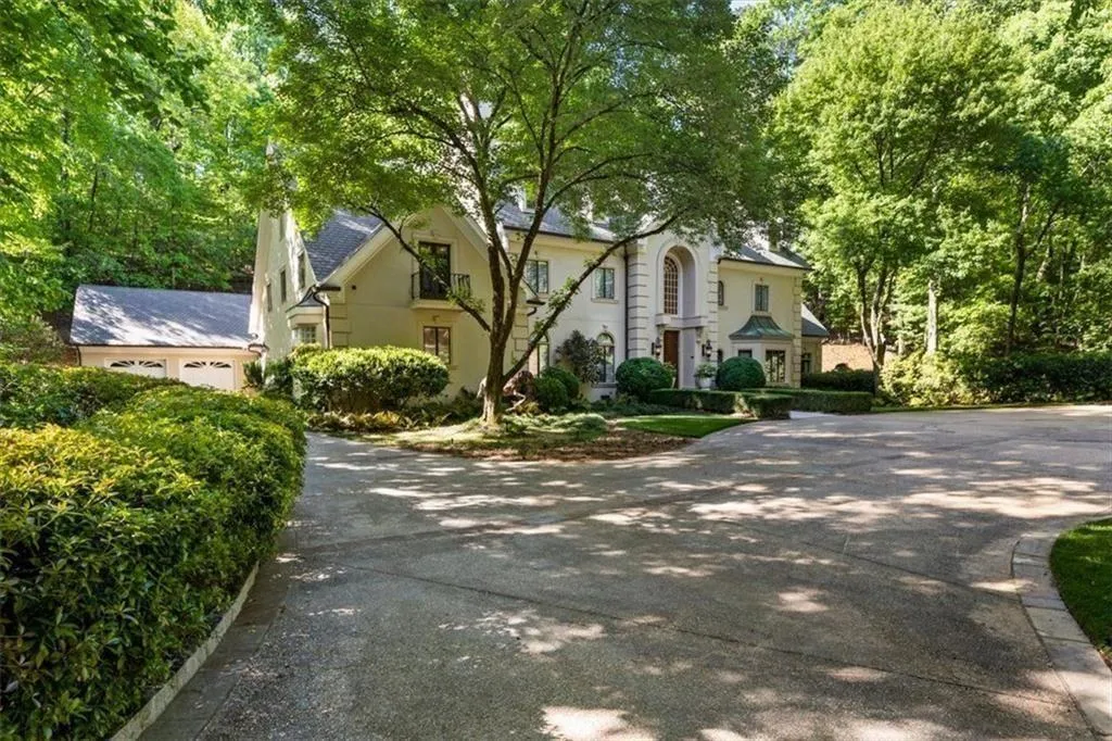 35 Finch Forest Trail Nw, Sandy Springs, Georgia 30327, 4 Bedrooms Bedrooms, ,4 BathroomsBathrooms,Residential,For Sale,35 Finch Forest Trail Nw,7761739