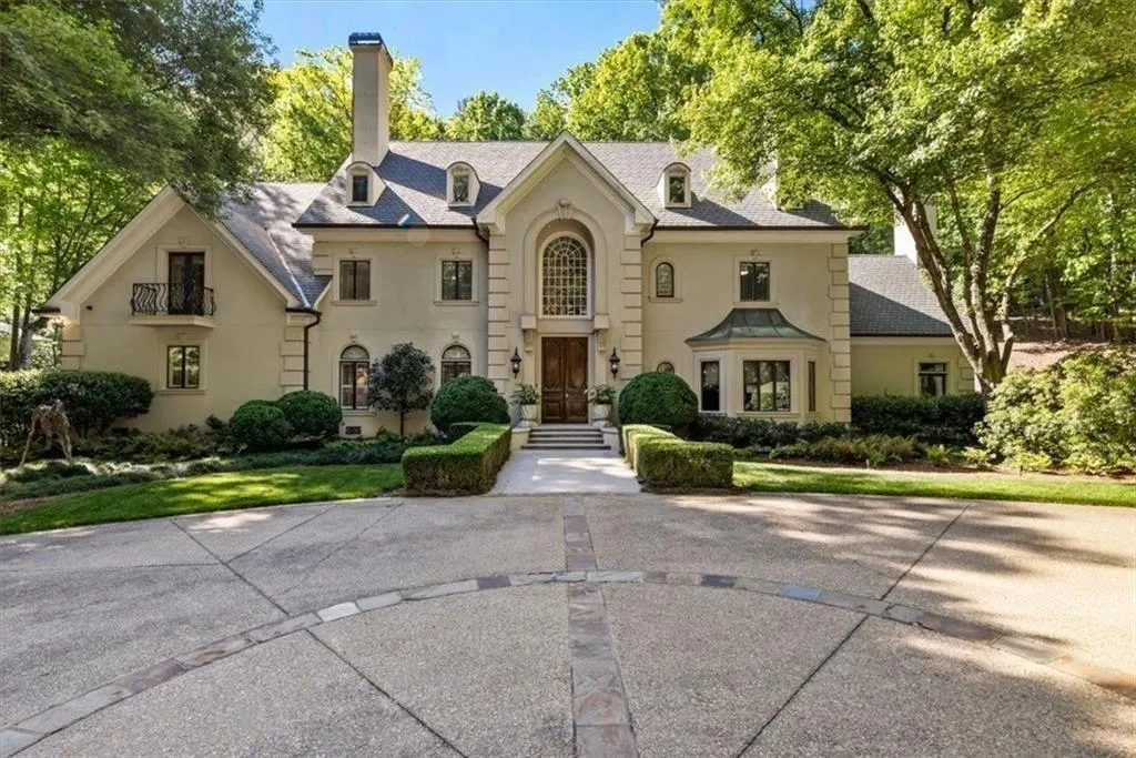 35 Finch Forest Trail Nw, Sandy Springs, Georgia 30327, 4 Bedrooms Bedrooms, ,4 BathroomsBathrooms,Residential,For Sale,35 Finch Forest Trail Nw,7761739