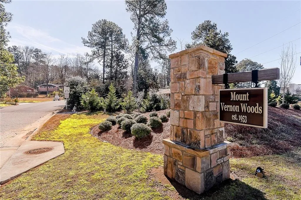 6498 Cherry Tree Lane, Sandy Springs, Georgia 30328, 4 Bedrooms Bedrooms, ,3 BathroomsBathrooms,Residential,Sold,6498 Cherry Tree Lane,5962909