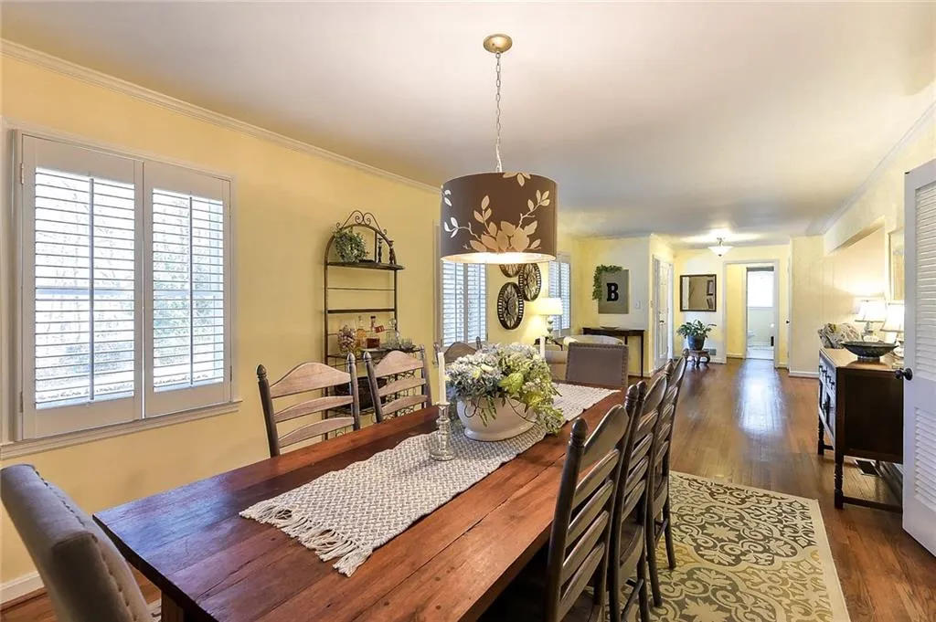 6498 Cherry Tree Lane, Sandy Springs, Georgia 30328, 4 Bedrooms Bedrooms, ,3 BathroomsBathrooms,Residential,Sold,6498 Cherry Tree Lane,5962909