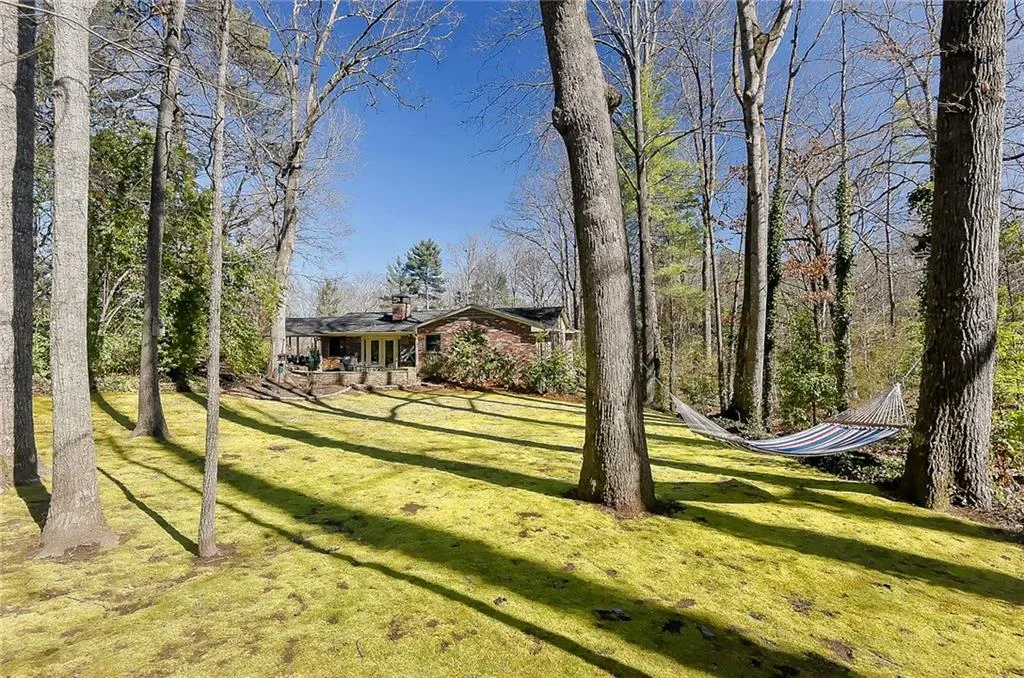 6498 Cherry Tree Lane, Sandy Springs, Georgia 30328, 4 Bedrooms Bedrooms, ,3 BathroomsBathrooms,Residential,Sold,6498 Cherry Tree Lane,5962909