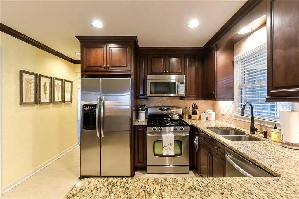 6498 Cherry Tree Lane, Sandy Springs, Georgia 30328, 4 Bedrooms Bedrooms, ,3 BathroomsBathrooms,Residential,Sold,6498 Cherry Tree Lane,5962909