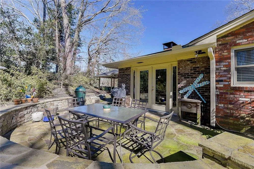 6498 Cherry Tree Lane, Sandy Springs, Georgia 30328, 4 Bedrooms Bedrooms, ,3 BathroomsBathrooms,Residential,Sold,6498 Cherry Tree Lane,5962909