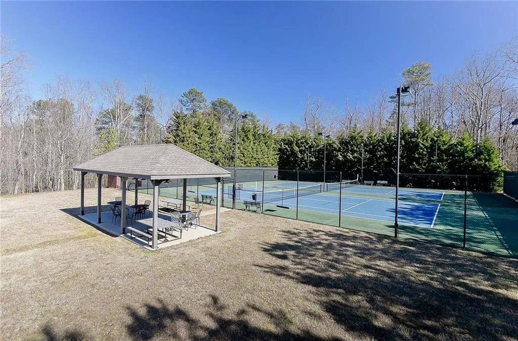 6498 Cherry Tree Lane, Sandy Springs, Georgia 30328, 4 Bedrooms Bedrooms, ,3 BathroomsBathrooms,Residential,Sold,6498 Cherry Tree Lane,5962909
