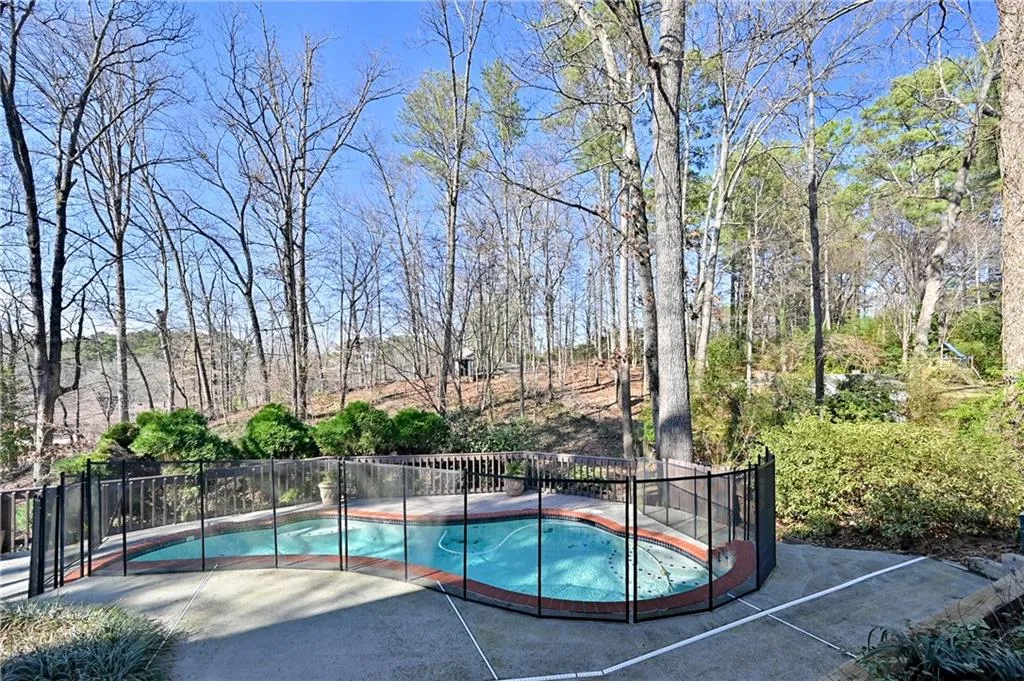 305 Cameron Ridge Drive Nw, Atlanta, Georgia 30328, 6 Bedrooms Bedrooms, ,3 BathroomsBathrooms,Residential,Sold,305 Cameron Ridge Drive Nw,6692636