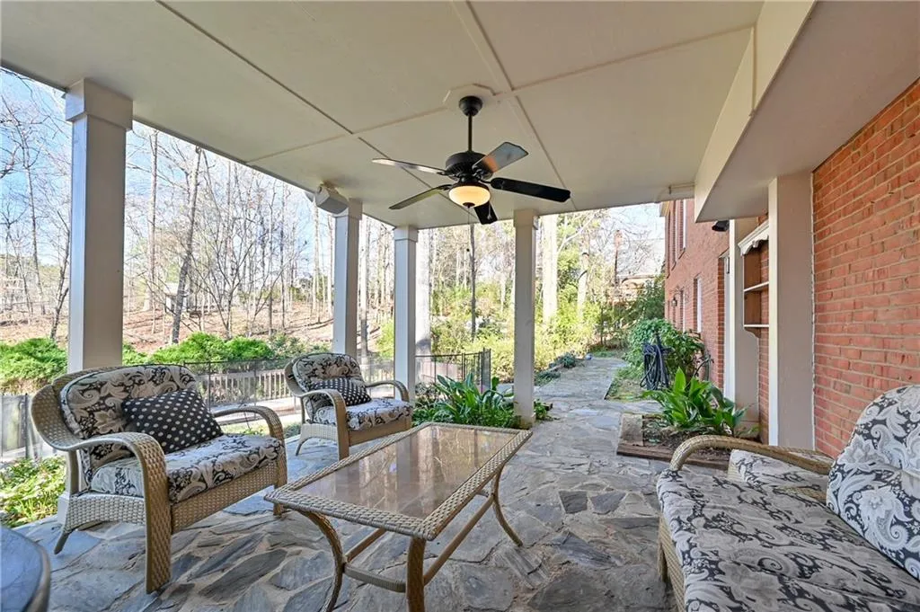 305 Cameron Ridge Drive Nw, Atlanta, Georgia 30328, 6 Bedrooms Bedrooms, ,3 BathroomsBathrooms,Residential,Sold,305 Cameron Ridge Drive Nw,6692636