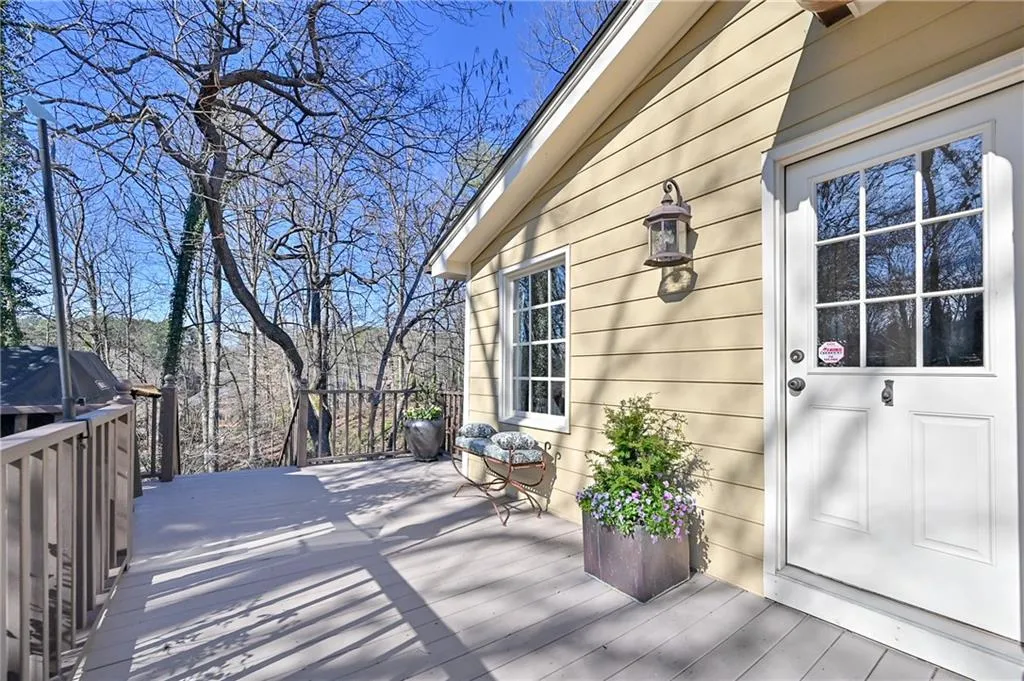 305 Cameron Ridge Drive Nw, Atlanta, Georgia 30328, 6 Bedrooms Bedrooms, ,3 BathroomsBathrooms,Residential,Sold,305 Cameron Ridge Drive Nw,6692636