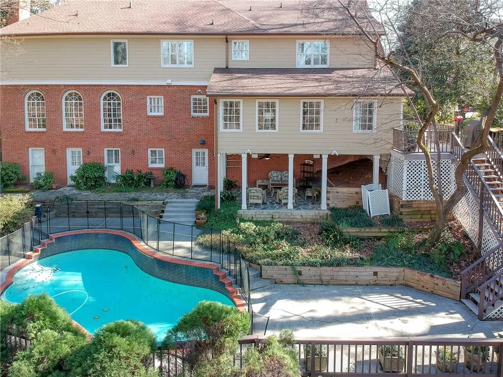 305 Cameron Ridge Drive Nw, Atlanta, Georgia 30328, 6 Bedrooms Bedrooms, ,3 BathroomsBathrooms,Residential,Sold,305 Cameron Ridge Drive Nw,6692636