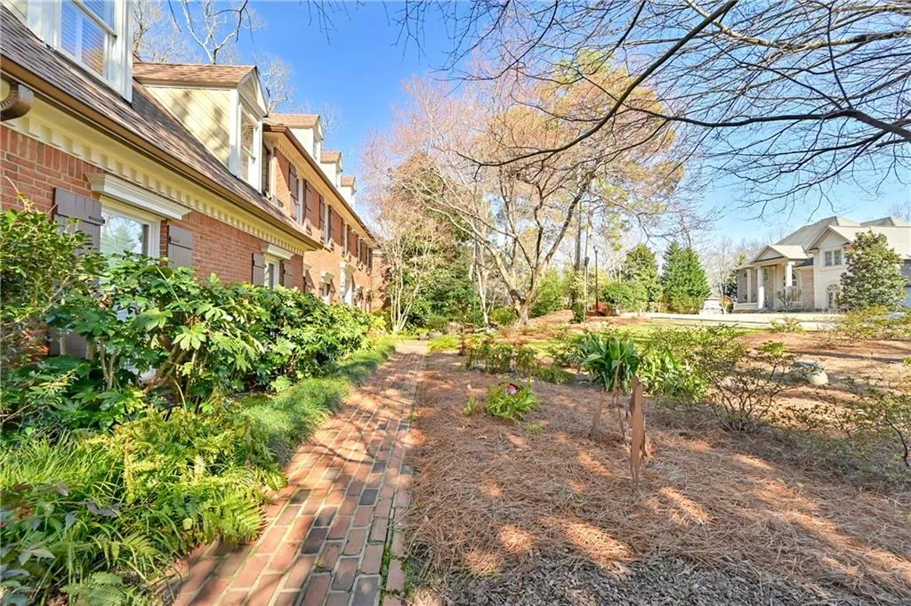 305 Cameron Ridge Drive Nw, Atlanta, Georgia 30328, 6 Bedrooms Bedrooms, ,3 BathroomsBathrooms,Residential,Sold,305 Cameron Ridge Drive Nw,6692636