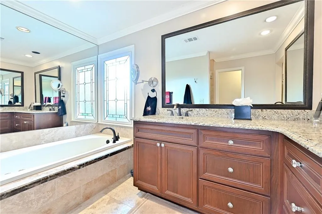 305 Cameron Ridge Drive Nw, Atlanta, Georgia 30328, 6 Bedrooms Bedrooms, ,3 BathroomsBathrooms,Residential,Sold,305 Cameron Ridge Drive Nw,6692636