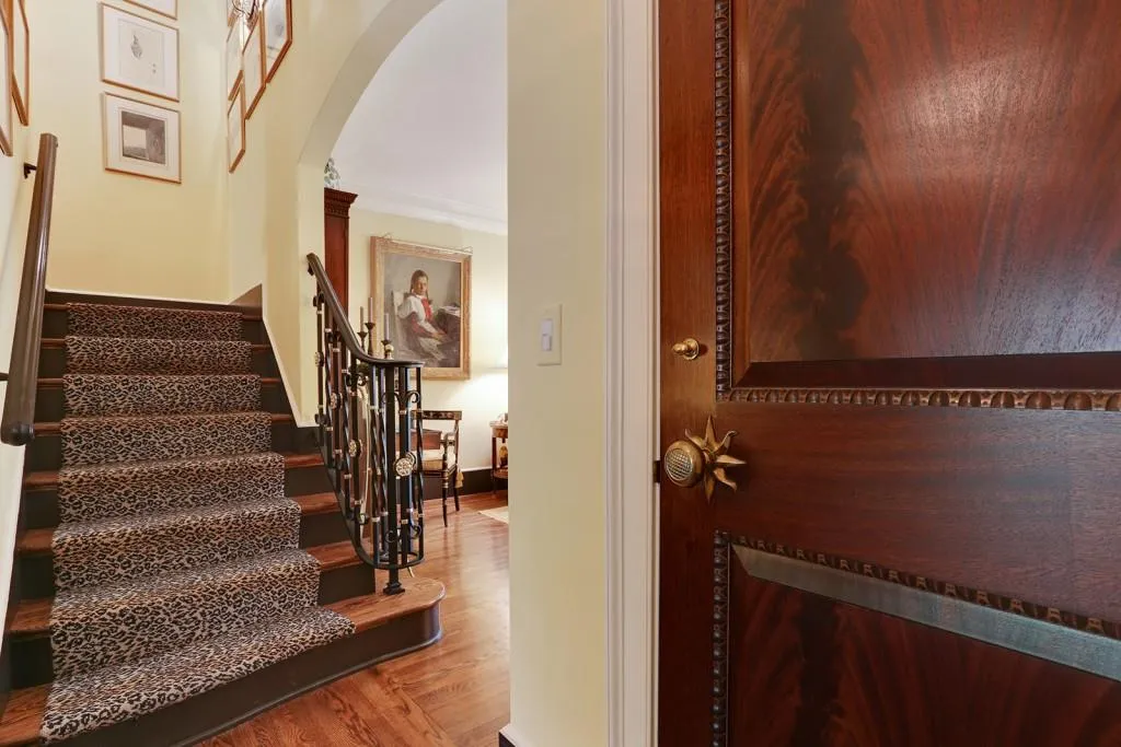 27 Paces West Drive Unit 0, Atlanta, Georgia 30327, 2 Bedrooms Bedrooms, ,2 BathroomsBathrooms,Residential,Sold,27 Paces West Drive Unit 0,5699373