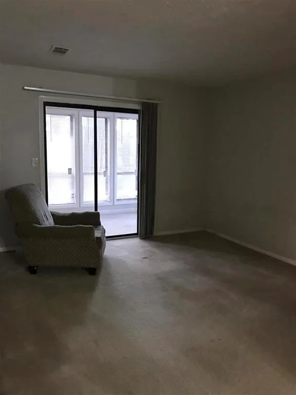 9400 Roberts Drive Unit 4b, Atlanta, Georgia 30350, 2 Bedrooms Bedrooms, ,2 BathroomsBathrooms,Residential,Sold,9400 Roberts Drive Unit 4b,5792822