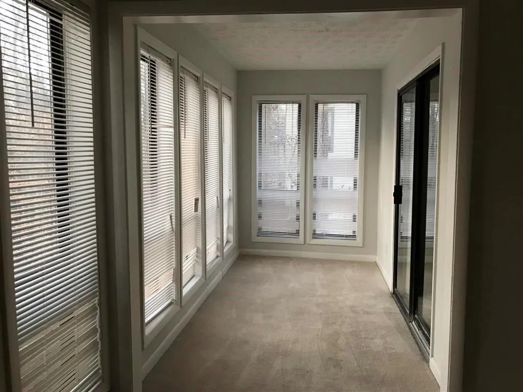 9400 Roberts Drive Unit 4b, Atlanta, Georgia 30350, 2 Bedrooms Bedrooms, ,2 BathroomsBathrooms,Residential,Sold,9400 Roberts Drive Unit 4b,5792822