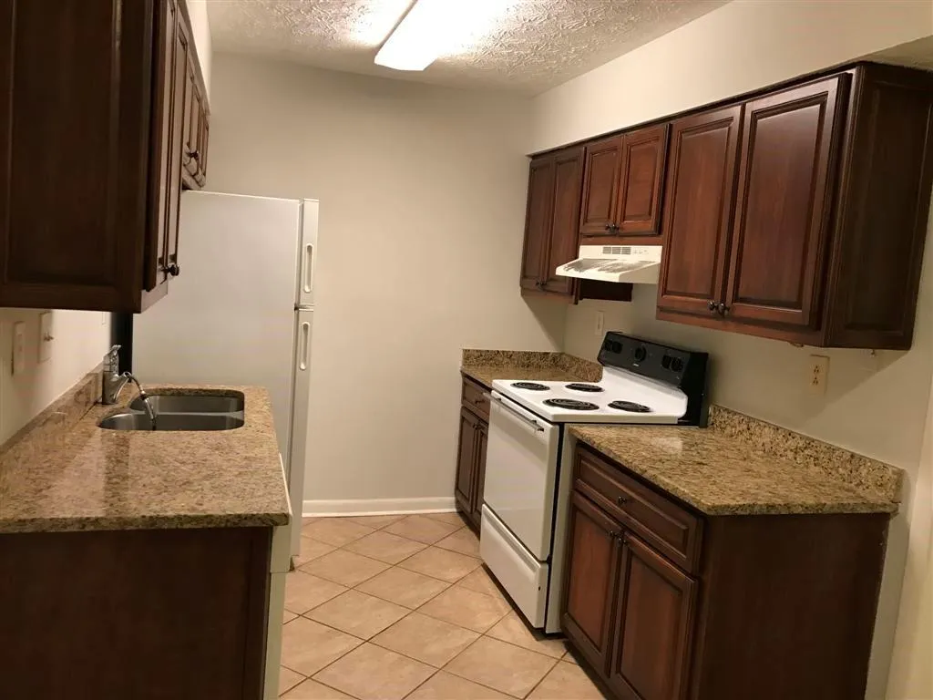 9400 Roberts Drive Unit 4b, Atlanta, Georgia 30350, 2 Bedrooms Bedrooms, ,2 BathroomsBathrooms,Residential,Sold,9400 Roberts Drive Unit 4b,5792822