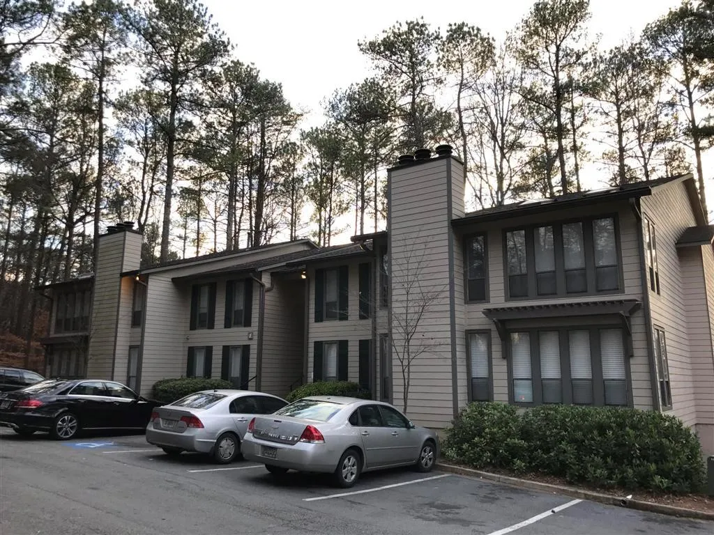 9400 Roberts Drive Unit 4b, Atlanta, Georgia 30350, 2 Bedrooms Bedrooms, ,2 BathroomsBathrooms,Residential,Sold,9400 Roberts Drive Unit 4b,5792822