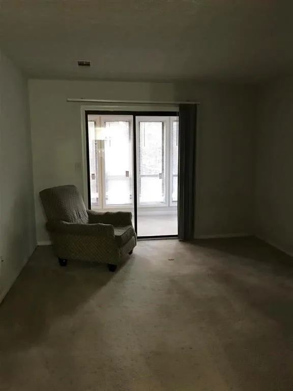9400 Roberts Drive Unit 4b, Atlanta, Georgia 30350, 2 Bedrooms Bedrooms, ,2 BathroomsBathrooms,Residential,Sold,9400 Roberts Drive Unit 4b,5792822