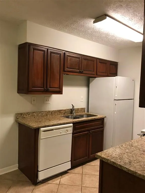 9400 Roberts Drive Unit 4b, Atlanta, Georgia 30350, 2 Bedrooms Bedrooms, ,2 BathroomsBathrooms,Residential,Sold,9400 Roberts Drive Unit 4b,5792822