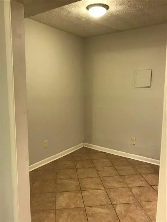 9400 Roberts Drive Unit 4b, Atlanta, Georgia 30350, 2 Bedrooms Bedrooms, ,2 BathroomsBathrooms,Residential,Sold,9400 Roberts Drive Unit 4b,5792822