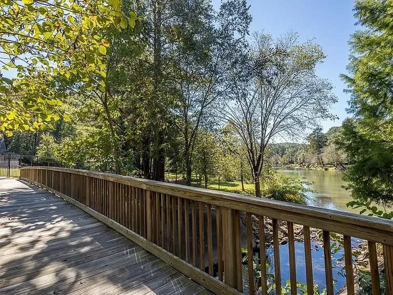 402 River Vista Drive, Atlanta, Georgia 30339, 4 Bedrooms Bedrooms, ,4 BathroomsBathrooms,Residential,Sold,402 River Vista Drive,7553545